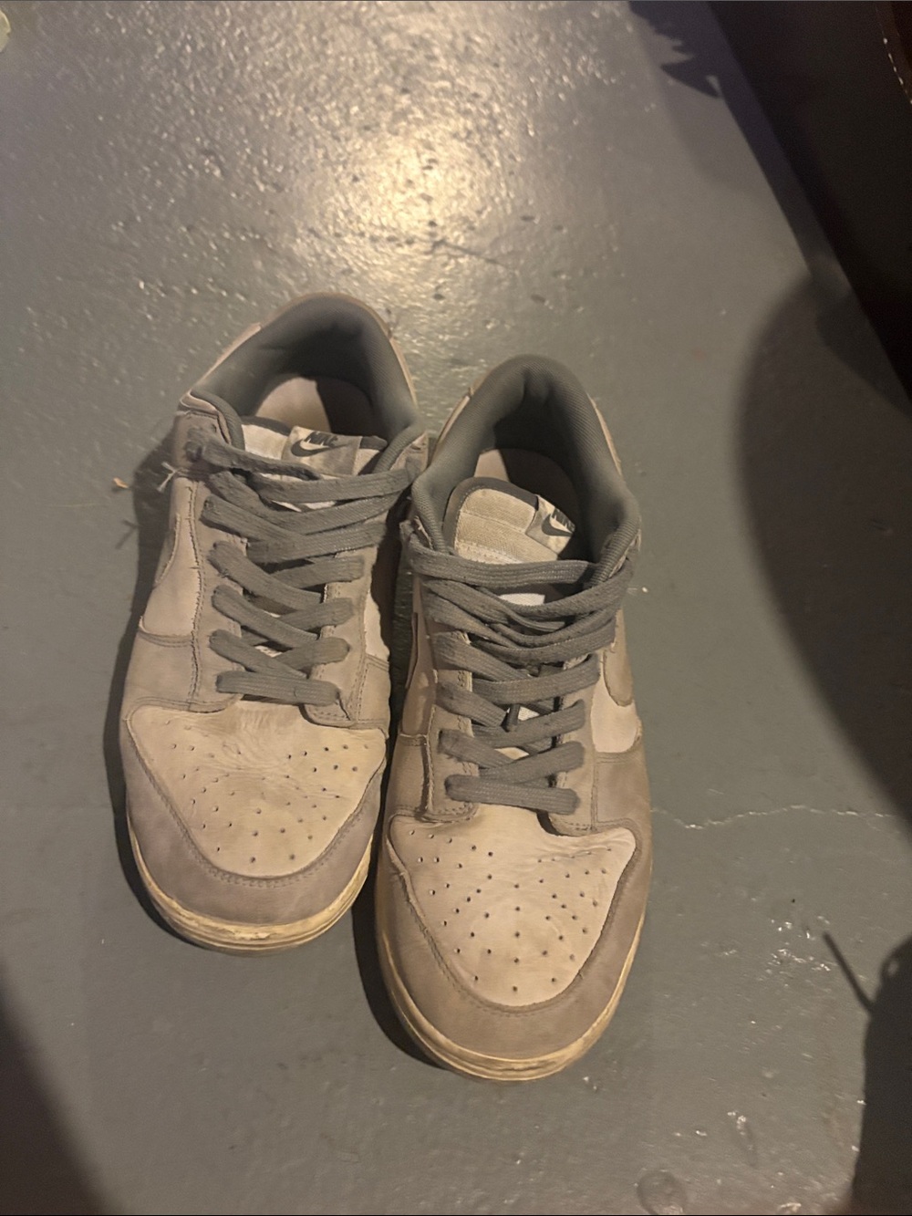 Nike Men’s Low-Top Sneakers in Gray and Beige